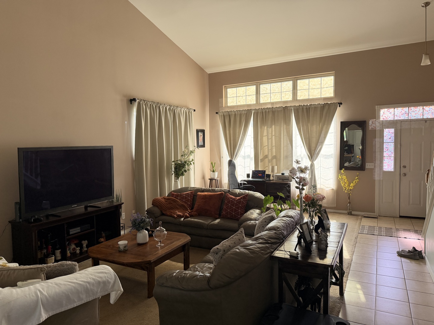 2000 Oakbrook Drive Property Photo 4