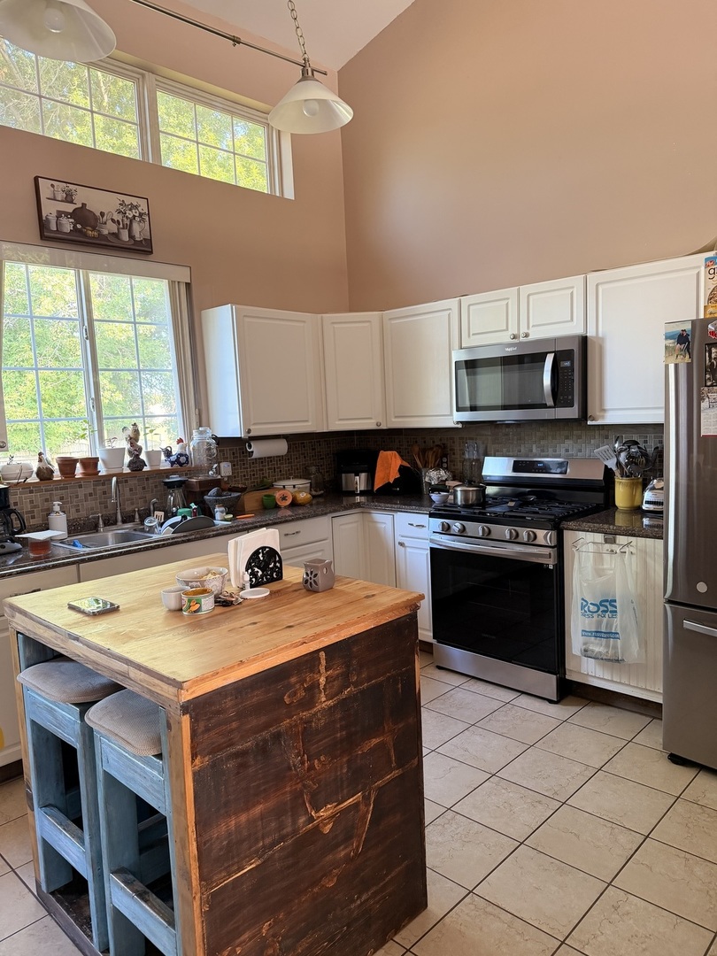2000 Oakbrook Drive Property Photo 15