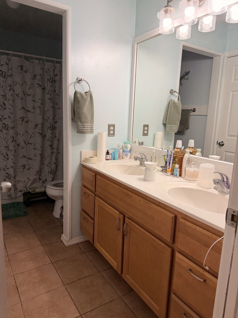 2000 Oakbrook Drive Property Photo 21