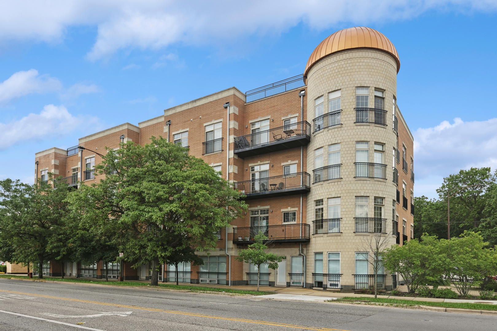 6423 W Touhy Avenue 4C Property Photo 1