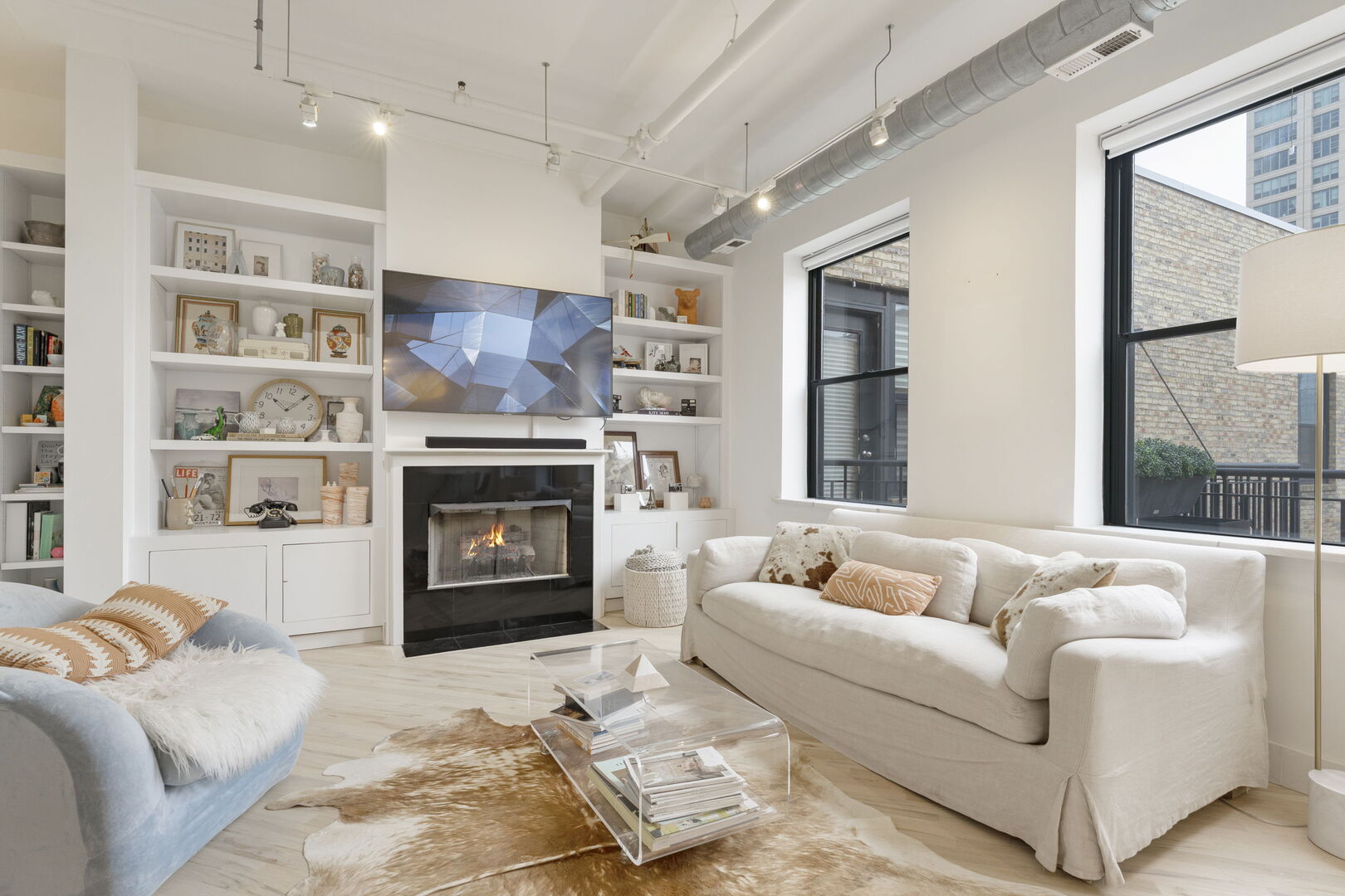 226 N Clinton Street 711 Property Photo 4