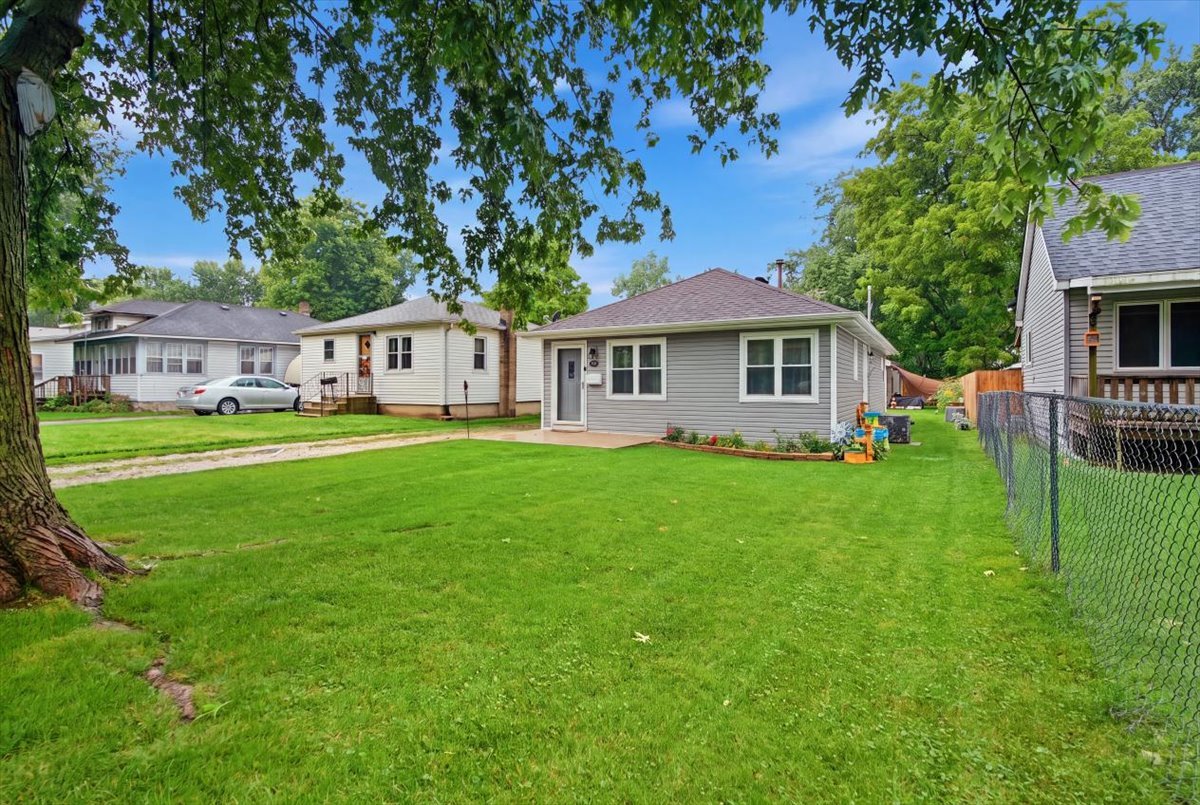 123 Independence Avenue Property Photo 2