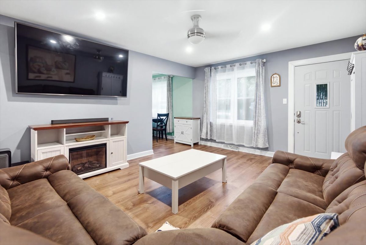 123 Independence Avenue Property Photo 7