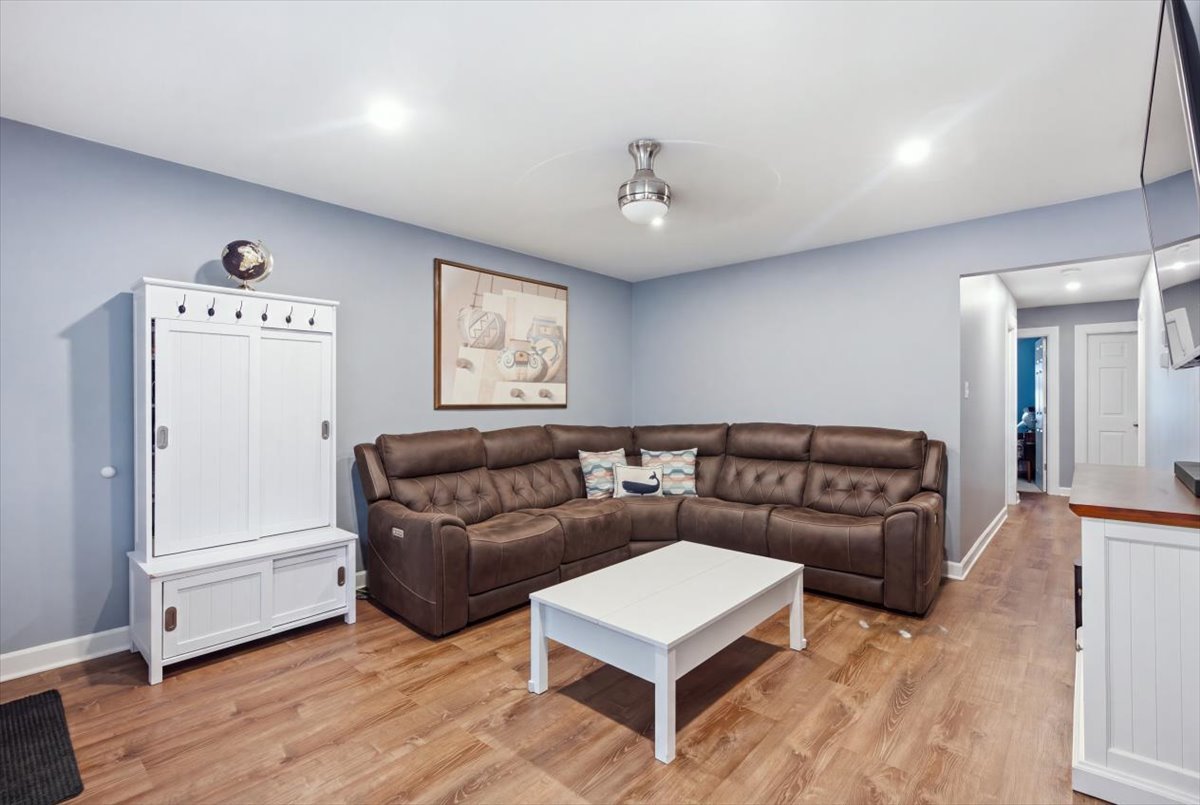 123 Independence Avenue Property Photo 8