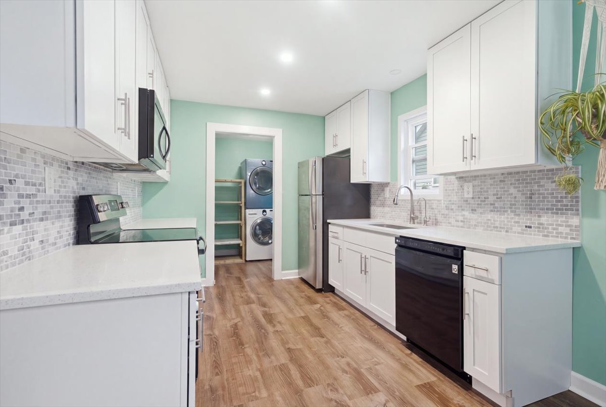 123 Independence Avenue Property Photo 14
