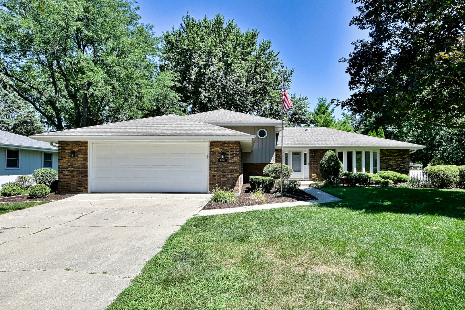 15231 S Meadow Lane Property Photo 2