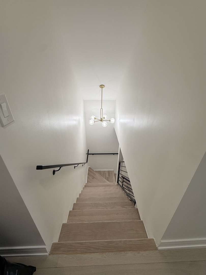 8233 S Carpenter Street Property Photo 24