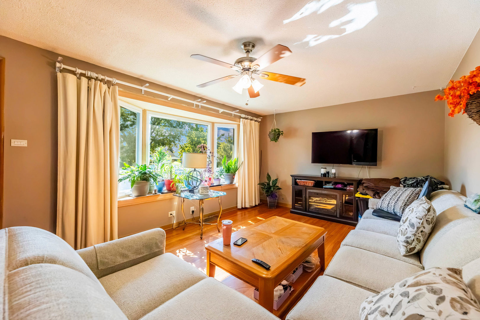 4604 Maple Avenue Property Photo 4
