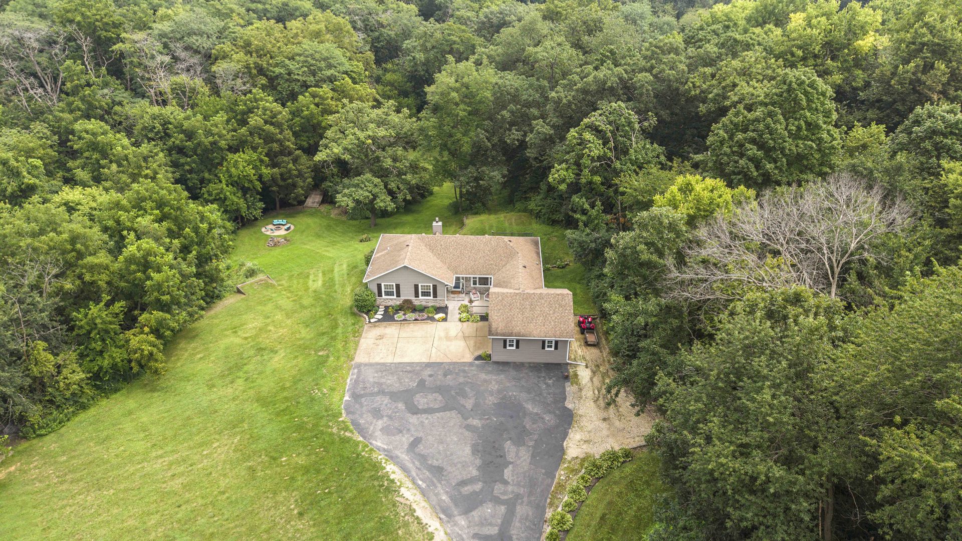 2260 Tara Lane Property Photo 4