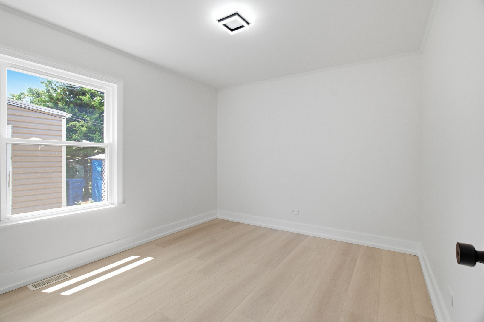 3250 N Olcott Avenue Property Photo 16