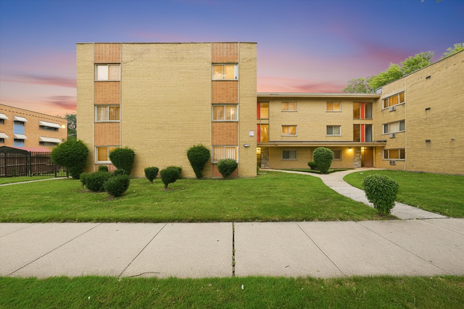8343 S King Drive 3b Property Photo 1