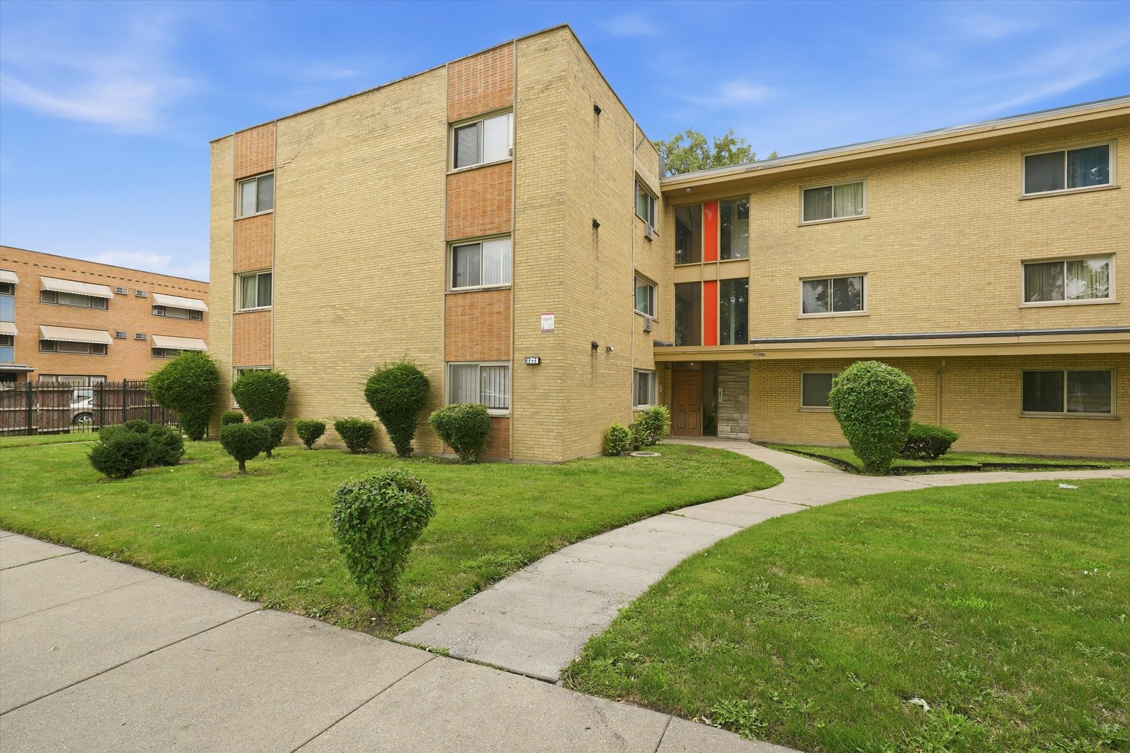 8343 S King Drive 3b Property Photo 3