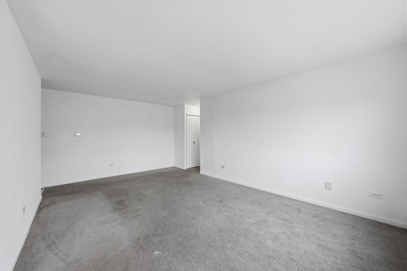 8343 S King Drive 3b Property Photo 12