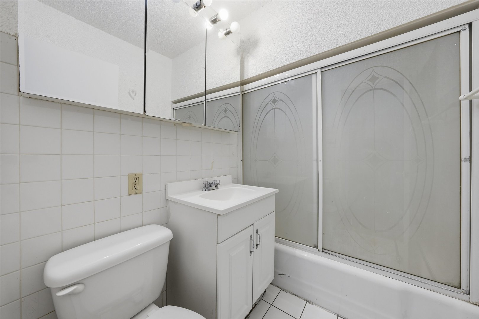 8343 S King Drive 3b Property Photo 14