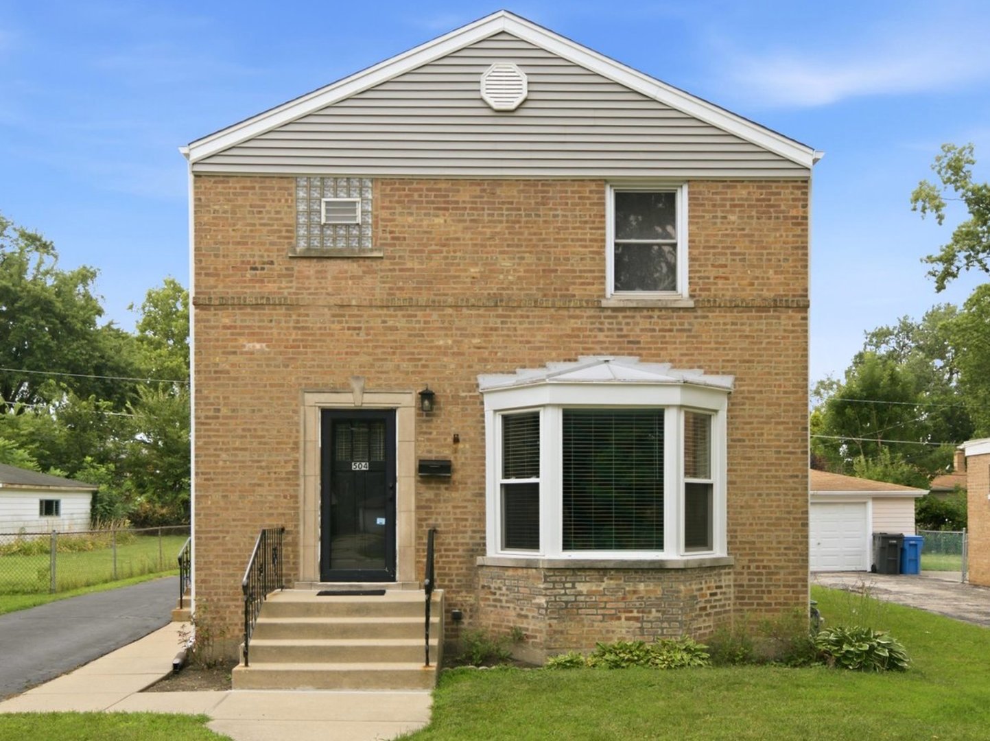 504 N Laverne Avenue Property Photo 1