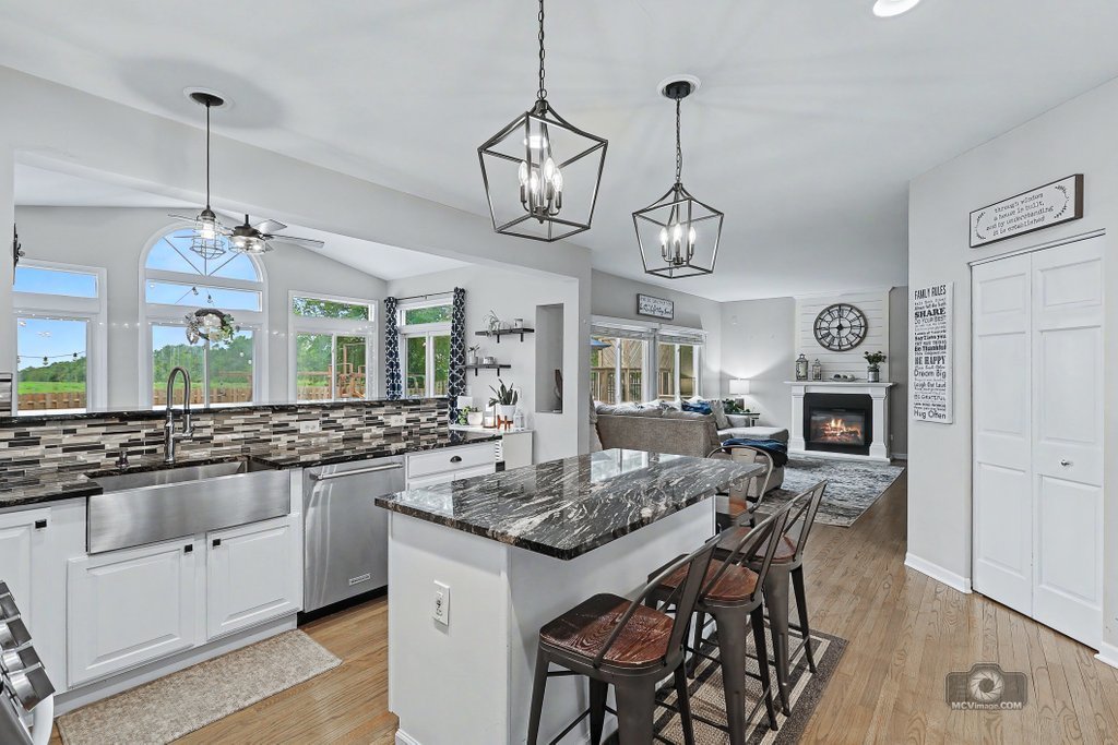 437 Raintree Drive Property Photo 3