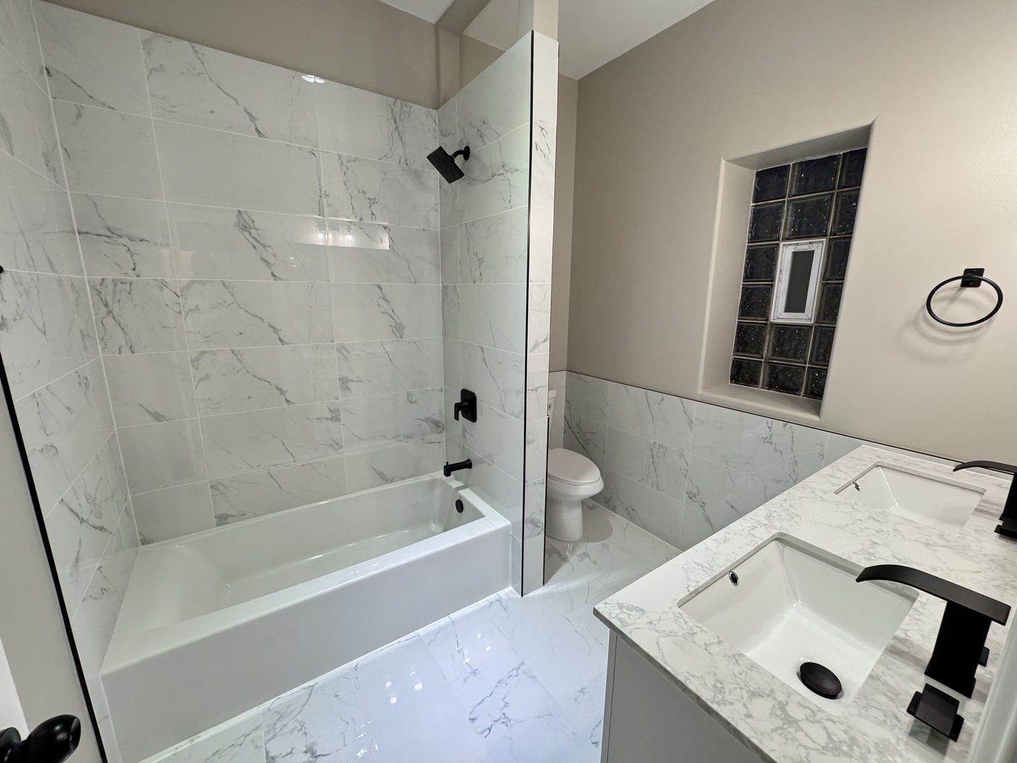 543 E 43rd Street 3w Property Photo 20