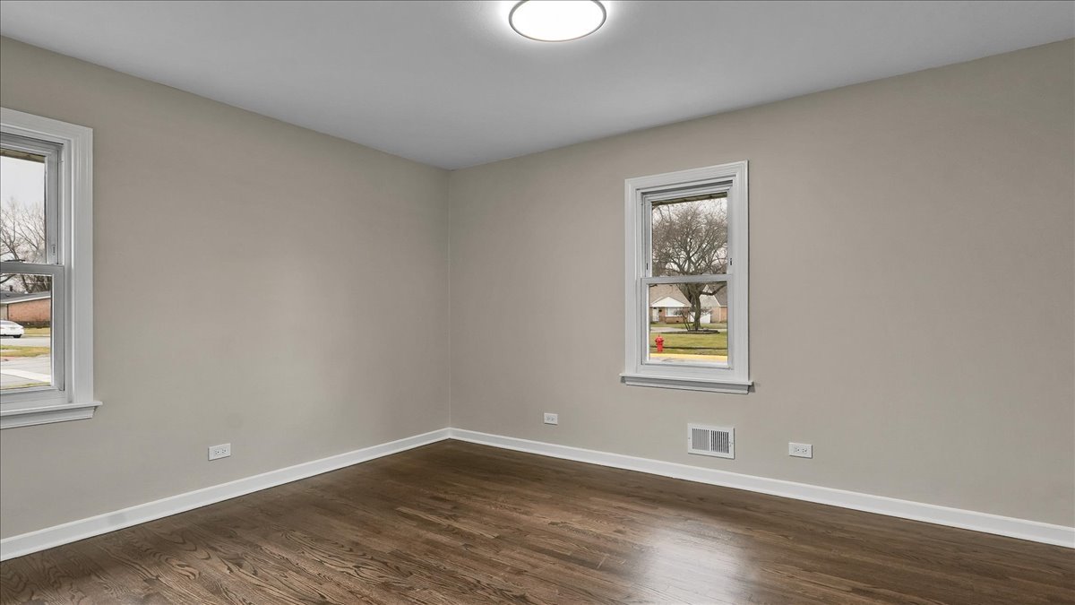 11639 S Knox Avenue Property Photo 17