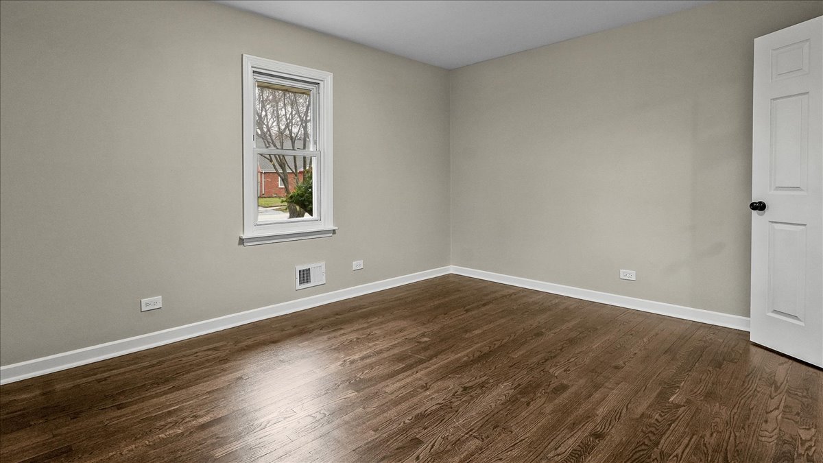 11639 S Knox Avenue Property Photo 18