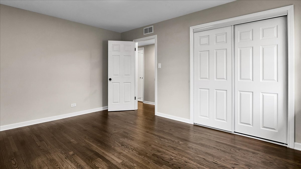 11639 S Knox Avenue Property Photo 19