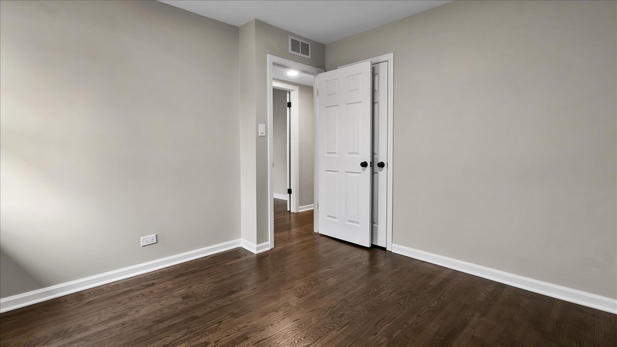 11639 S Knox Avenue Property Photo 22
