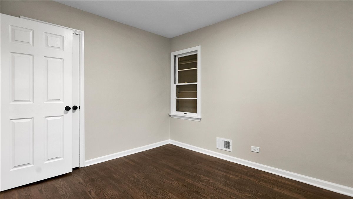 11639 S Knox Avenue Property Photo 23
