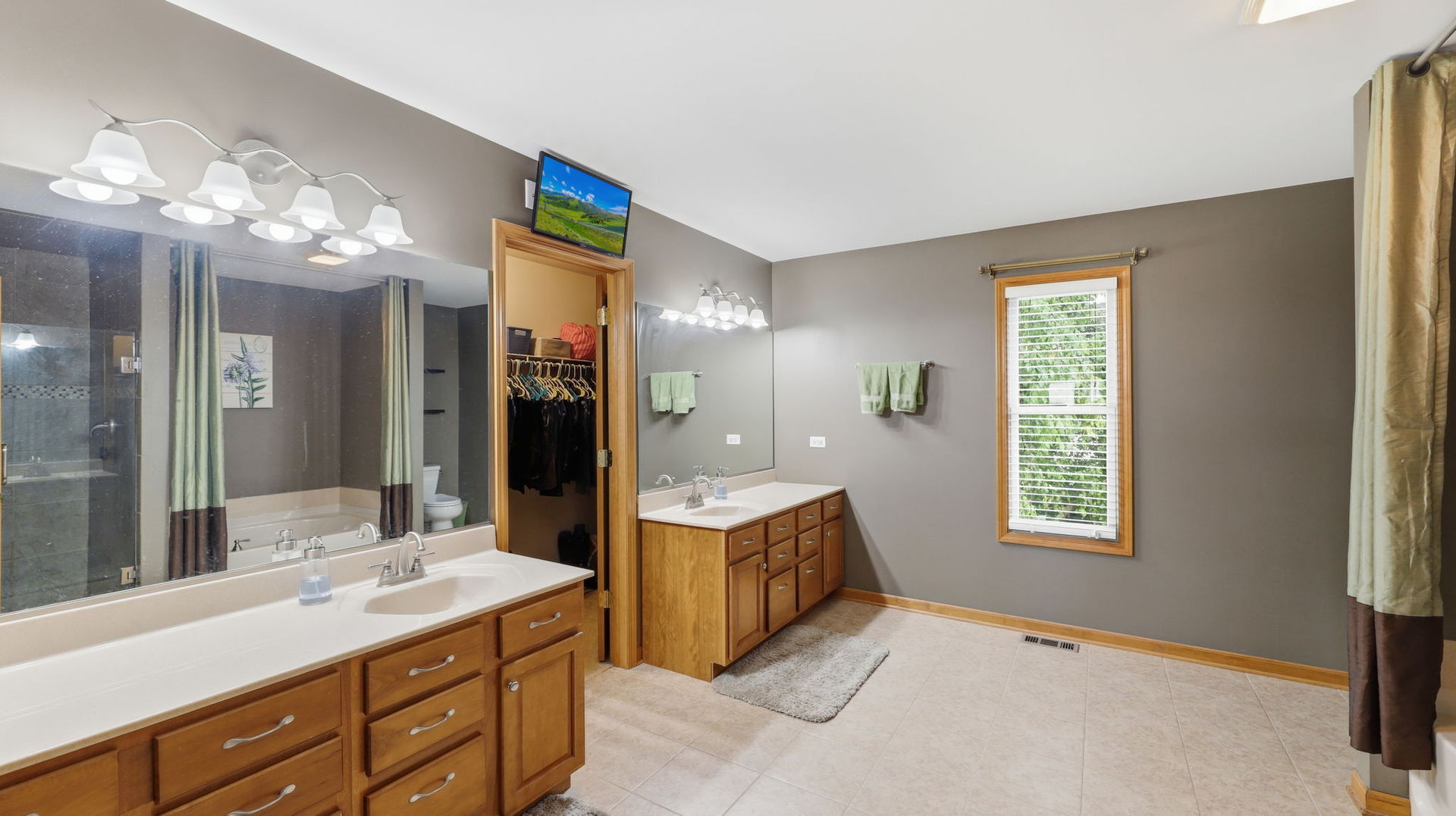 1140 Blackberry Creek Drive Property Photo 14