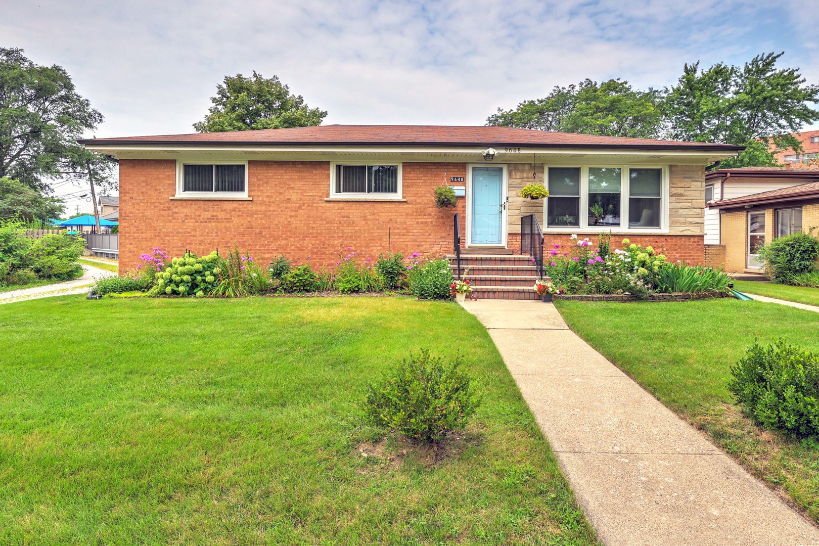 9648 N Kostner Avenue Property Photo 2