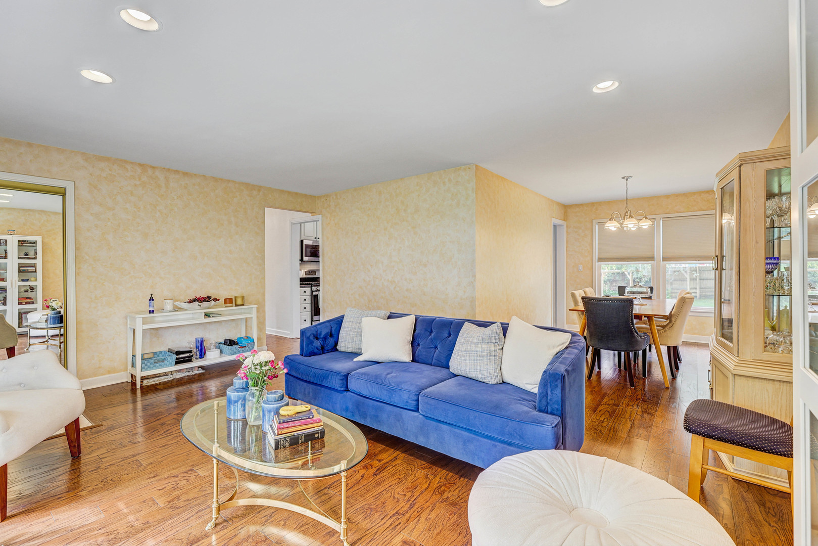 9648 N Kostner Avenue Property Photo 8