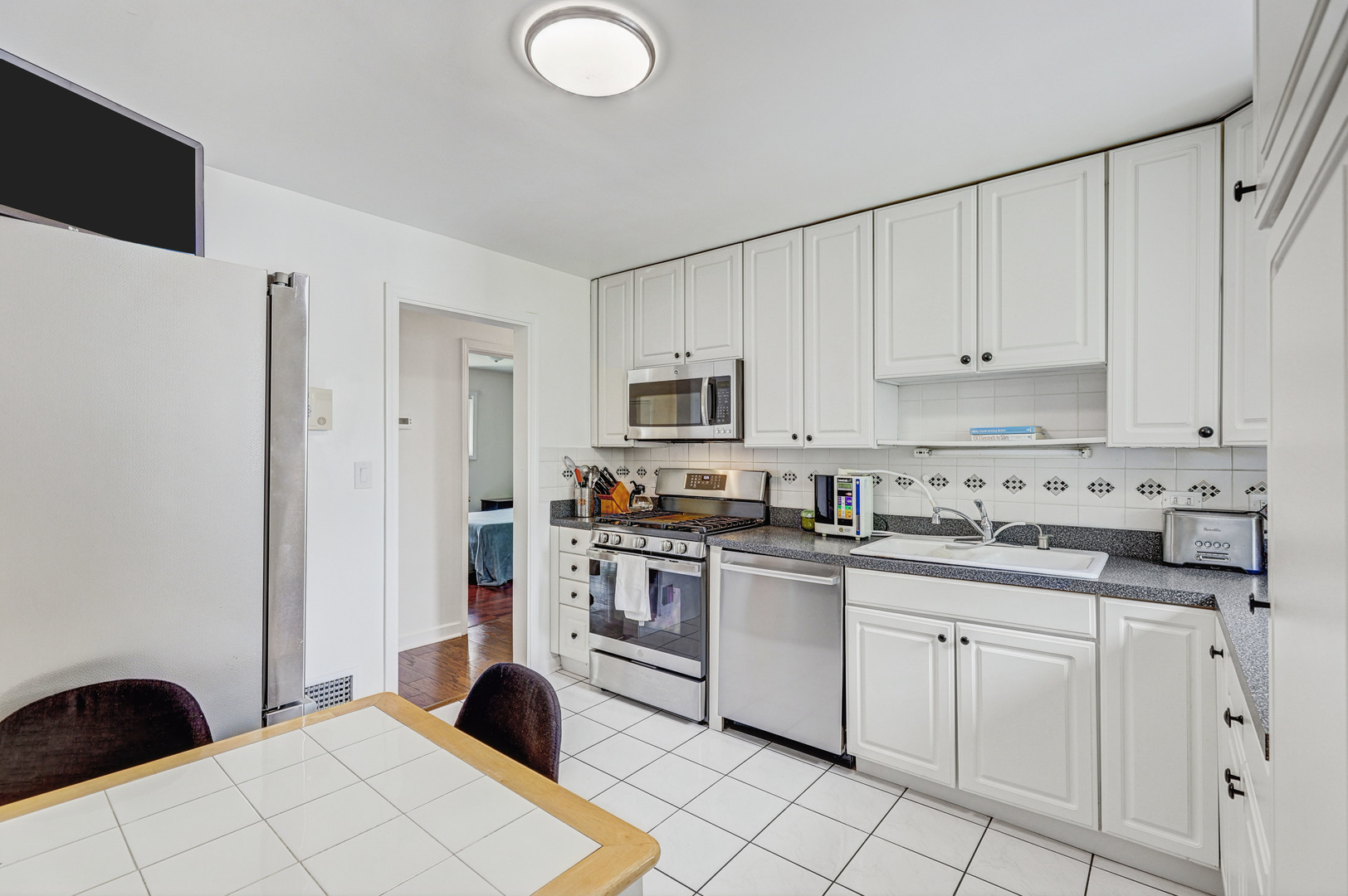 9648 N Kostner Avenue Property Photo 10