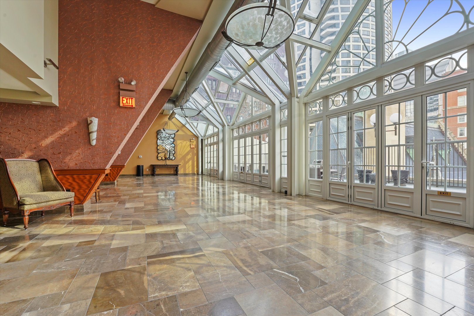 111 E Chestnut Street 38f Property Photo 18