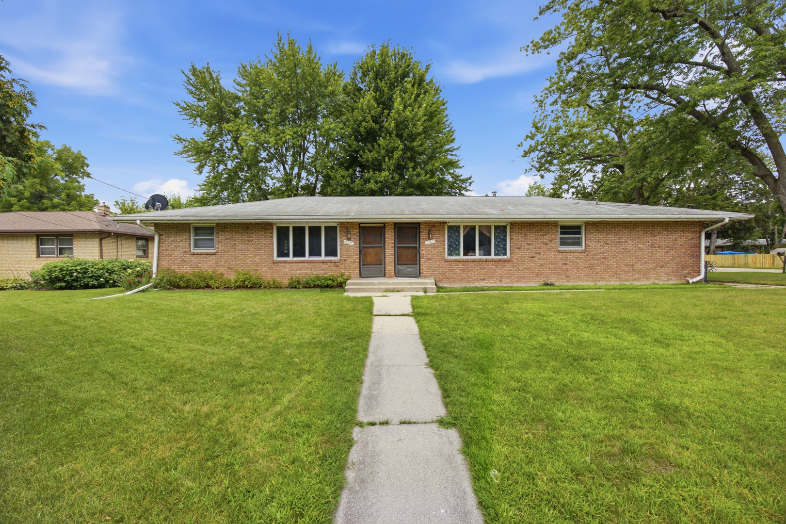 2105 Forest View Road