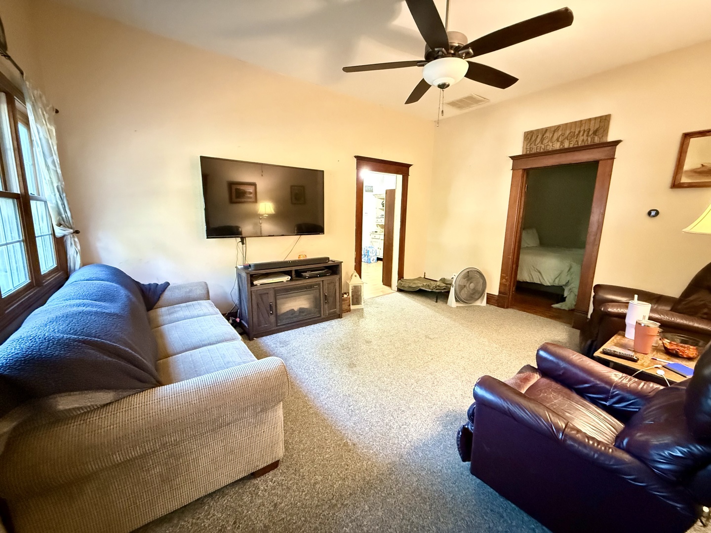 303 N Hopkins Street Property Photo 4