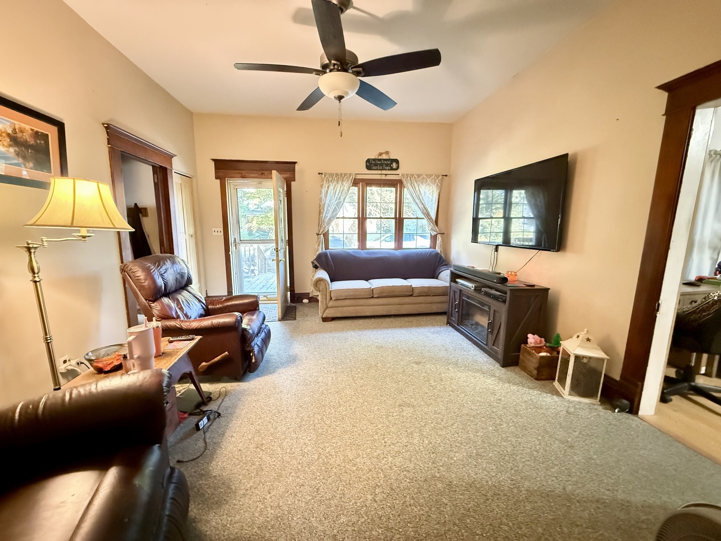 303 N Hopkins Street Property Photo 5