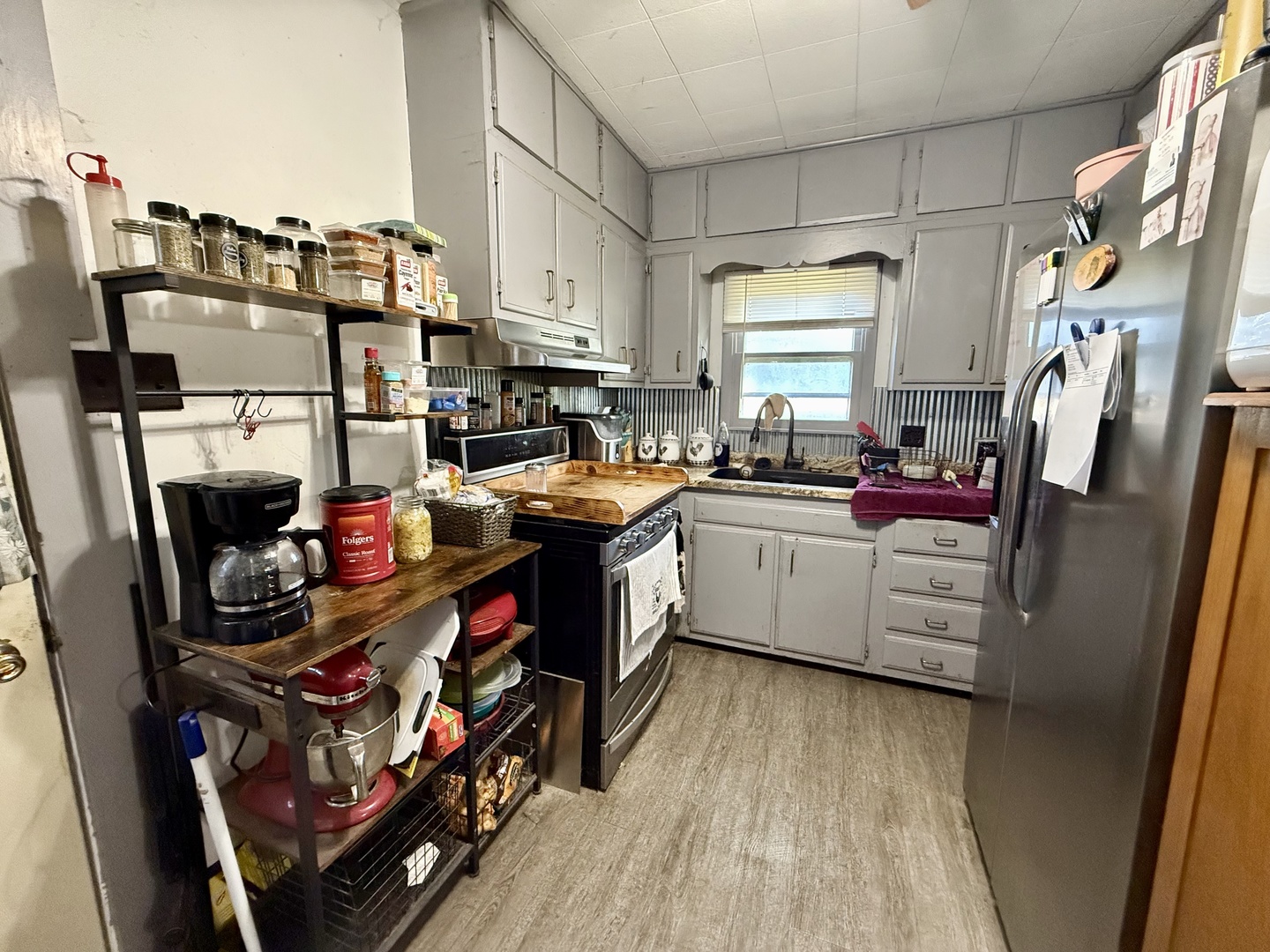 303 N Hopkins Street Property Photo 7