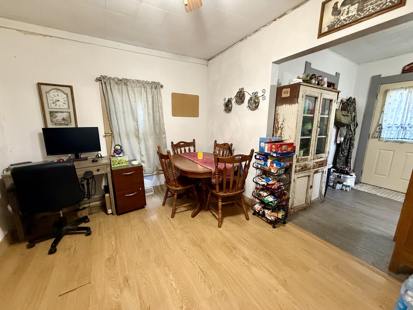 303 N Hopkins Street Property Photo 16