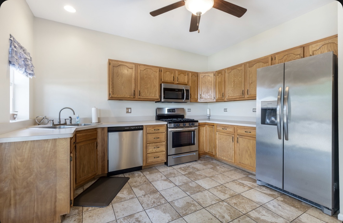 18138 Martin Avenue Property Photo 9
