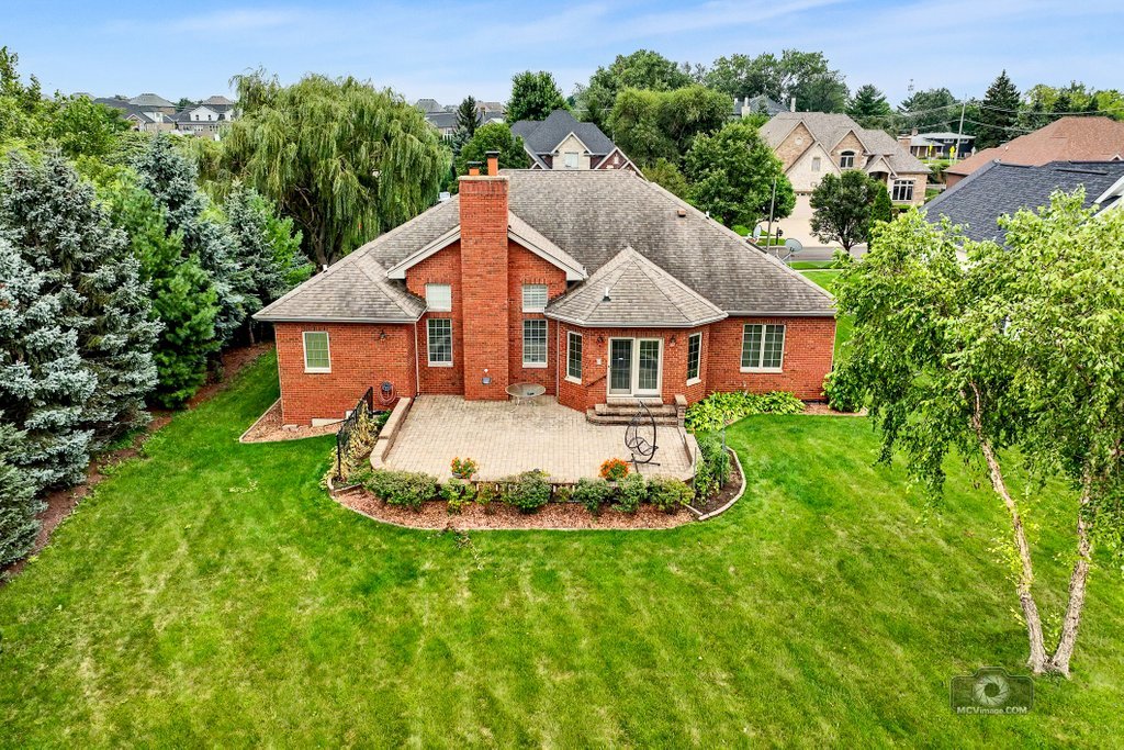16609 Sterling Drive Property Photo 4