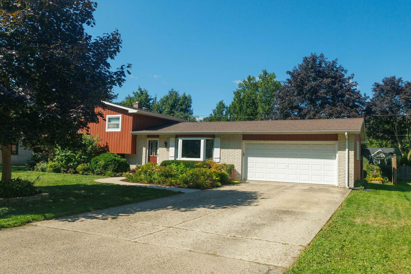 936 Estes Street Property Photo 1