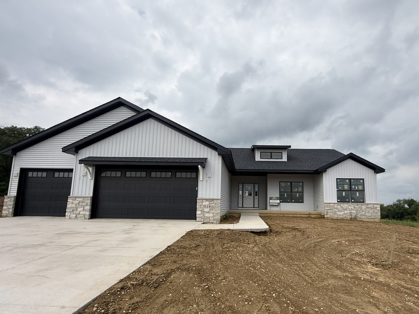 7202 Alvie Court Property Photo 1