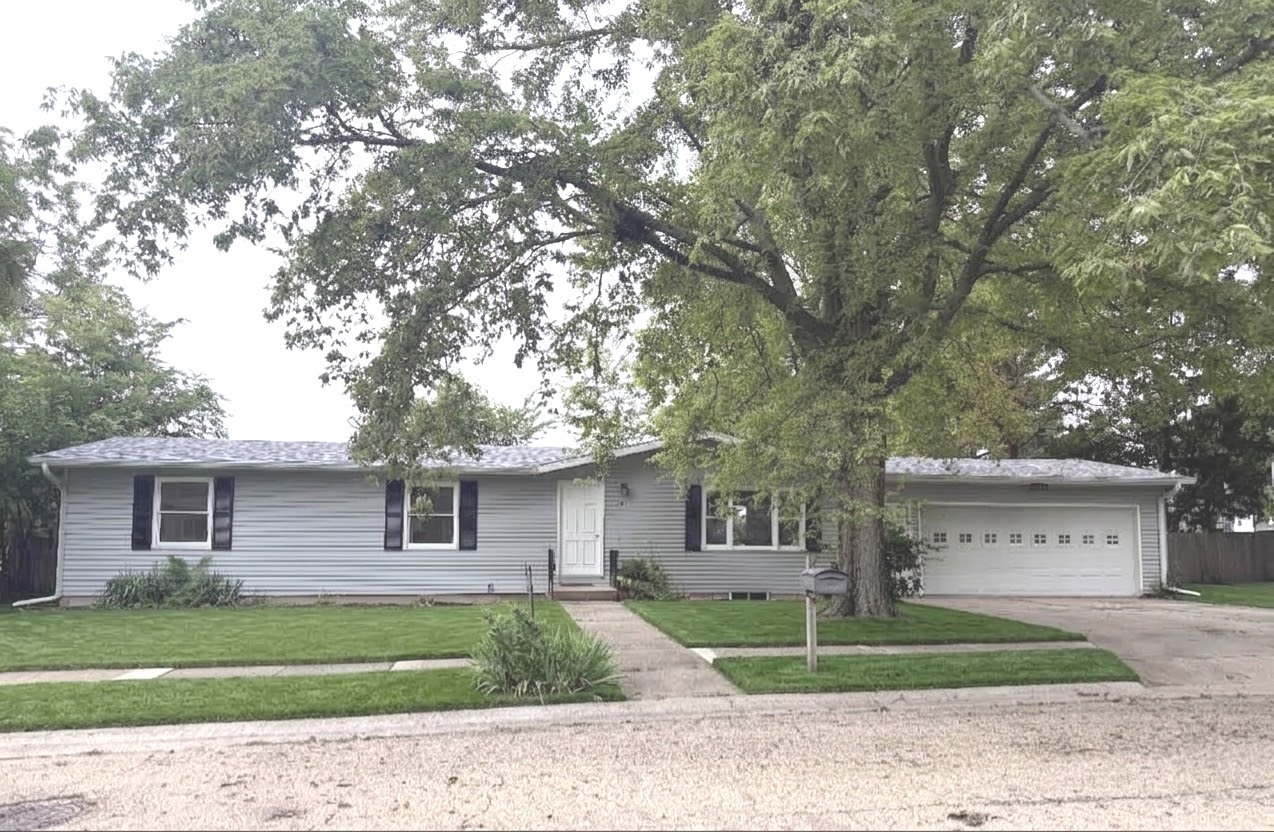 1110 8th Street Property Photo 1