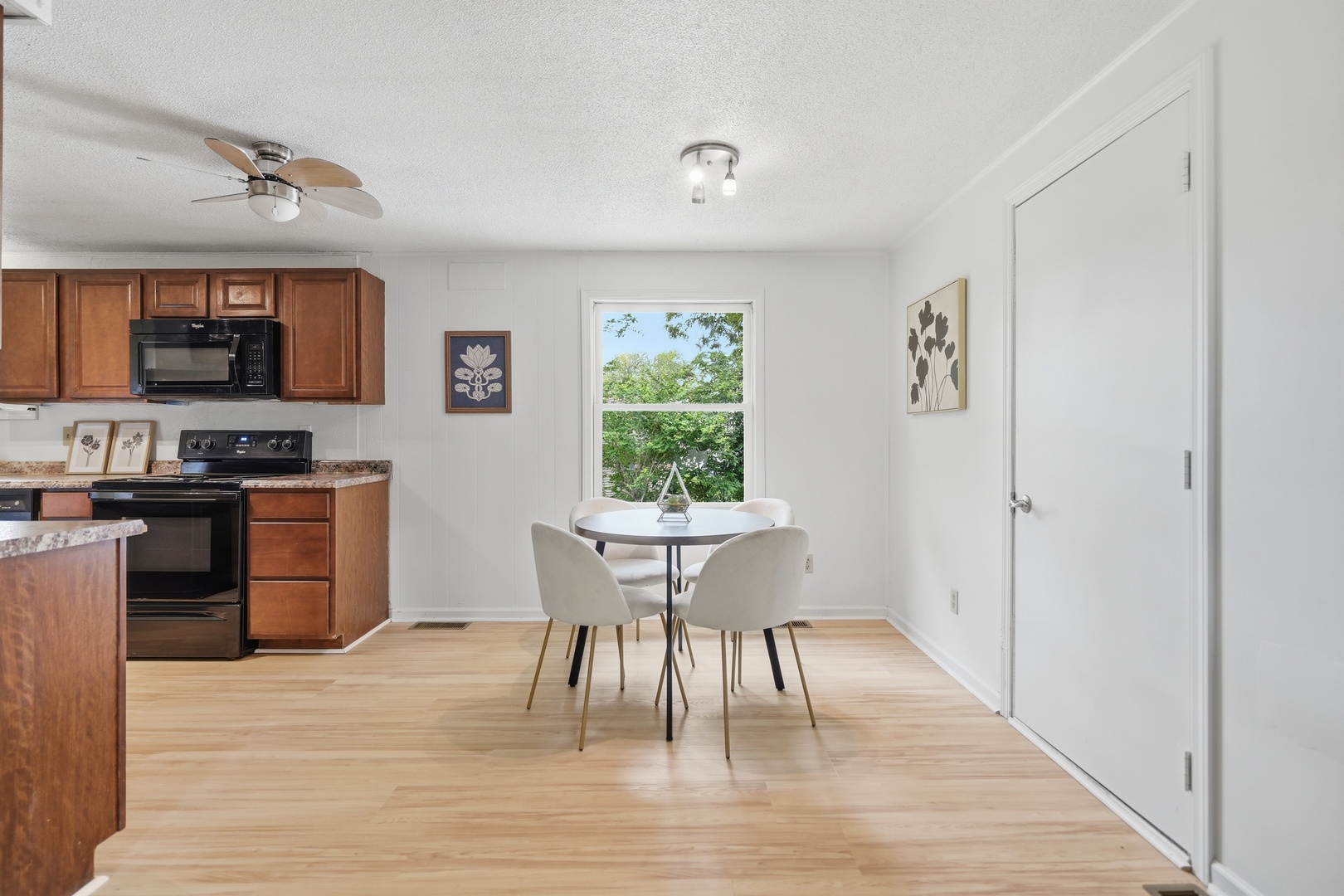 1110 8th Street Property Photo 10
