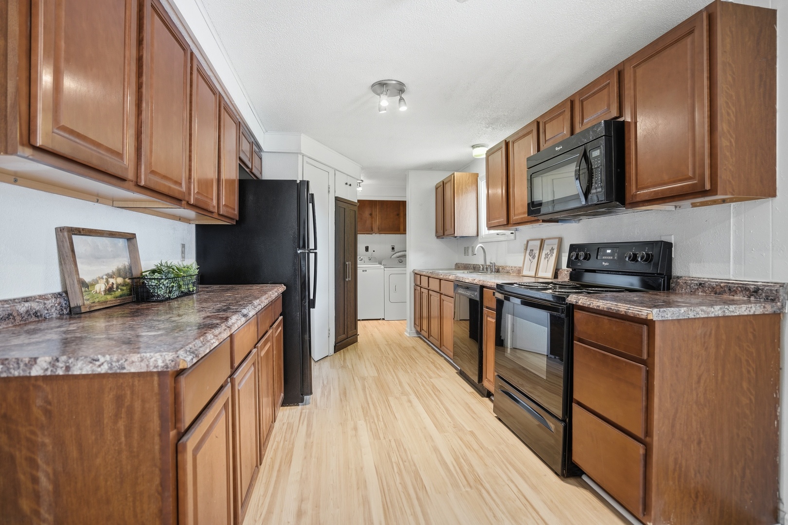 1110 8th Street Property Photo 11