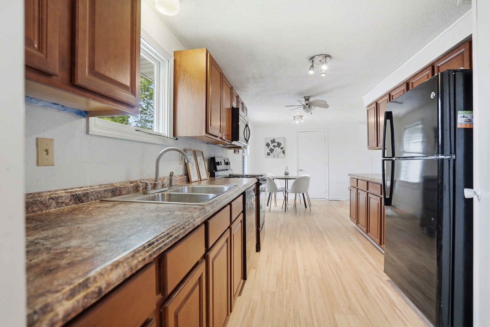 1110 8th Street Property Photo 12