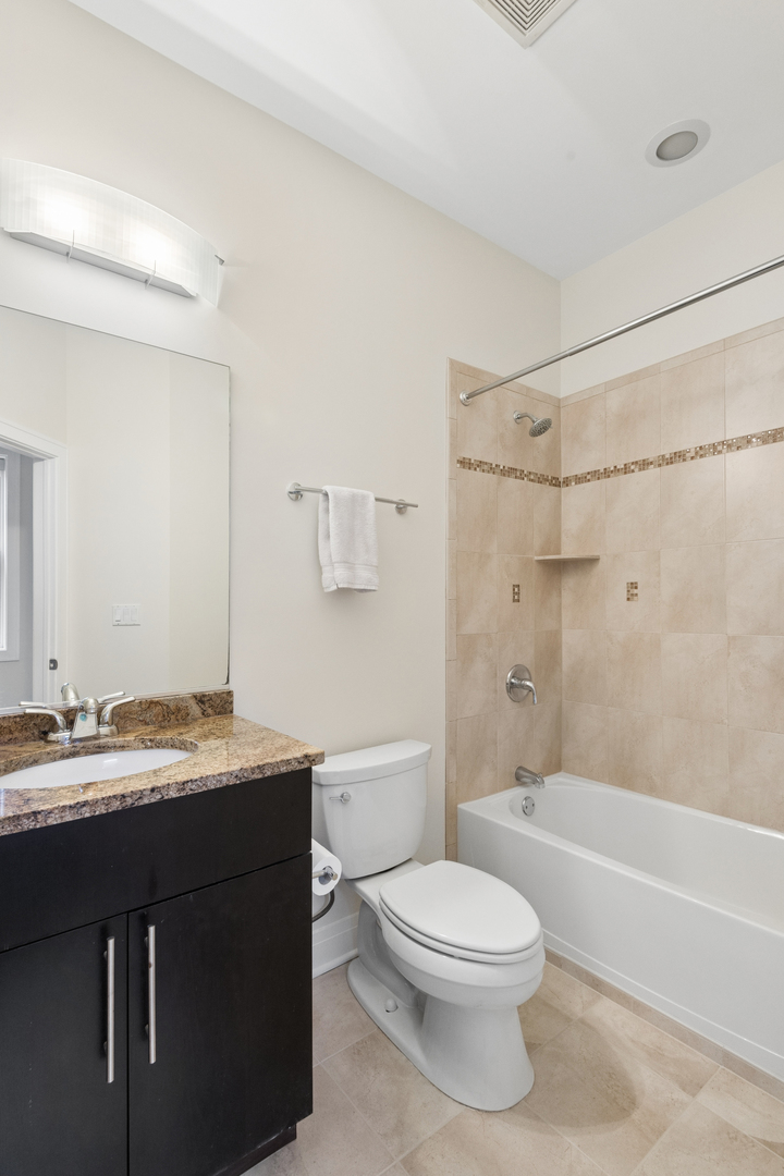 5945 N Campbell Avenue 3 Property Photo 15