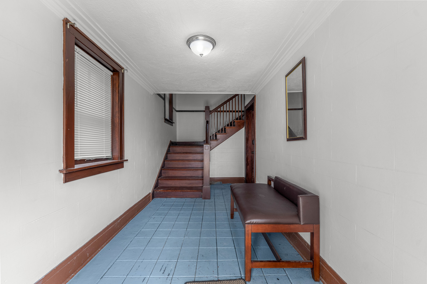 16609 Emerald Avenue Property Photo 4