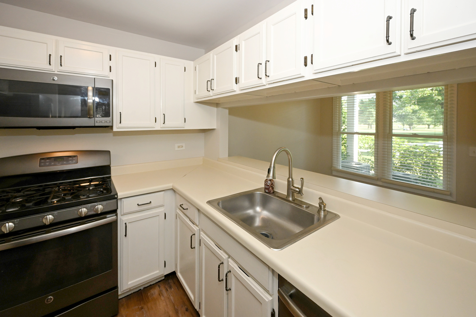 230 University Lane Property Photo 12