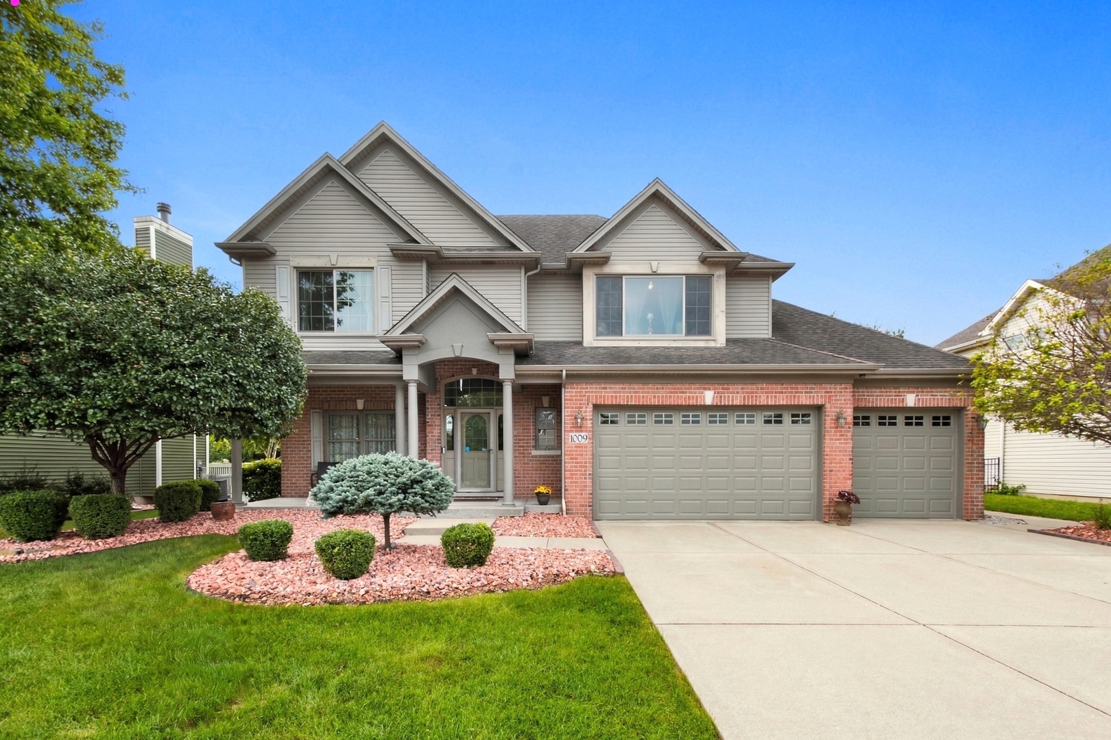 1009 Callaway Drive Property Photo 1