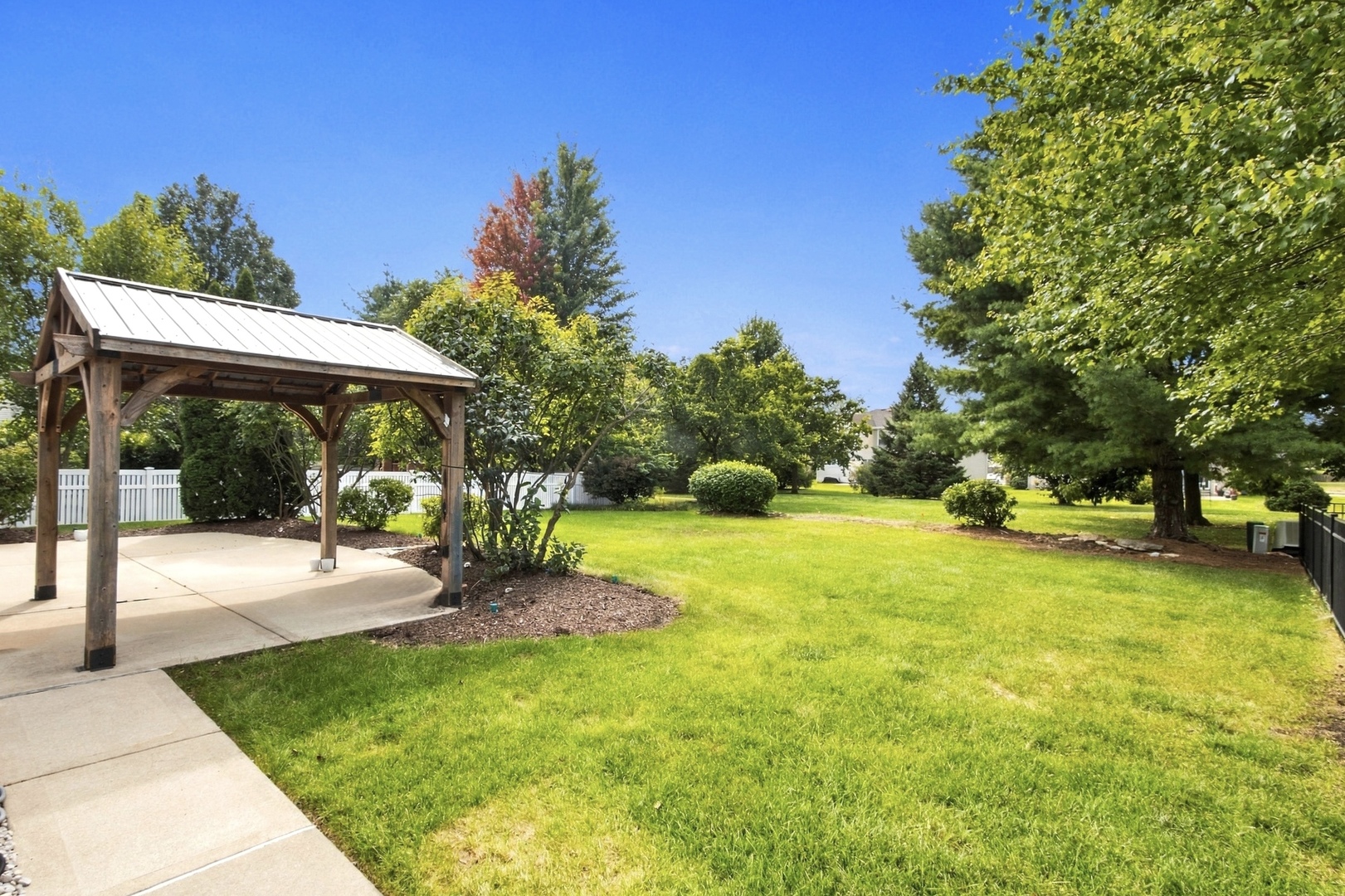 1009 Callaway Drive Property Photo 3