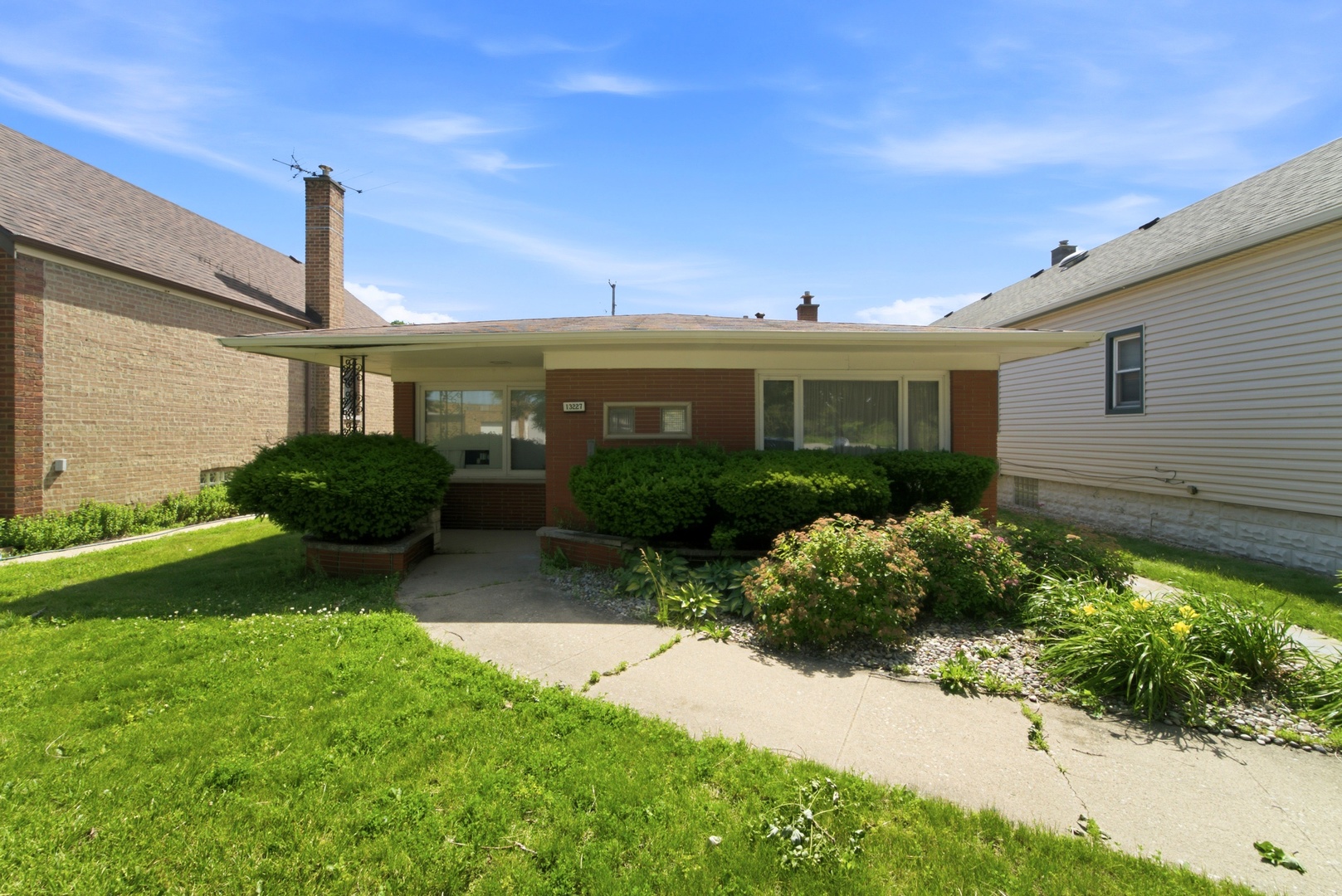 13227 S Escanaba Avenue Property Photo 1